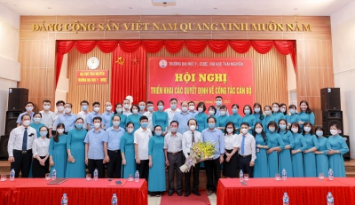 Trường Đại học Y - Dược, nhà cái uy tín 789
: Hội nghị triển khai các Quyết định về công tác Cán bộ