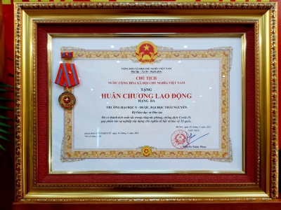 Trường Đại học Y – Dược, nhà cái uy tín 789
:  Lễ đón nhận Huân chương lao động hạng Ba và khai giảng khoá đào tạo chẩn đoán, điều trị, hồi sức tích cực, chăm sóc bệnh nhân COVID -19 trong tình hình mới