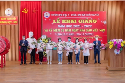 Trường Đại học Y Dược (ĐH Thái Nguyên) khai giảng năm học mới